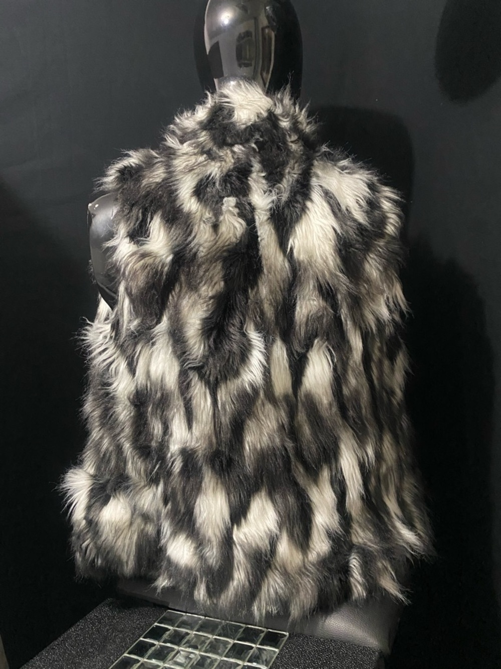 Marc New York Black and White Faux Fur Vest - Picture 5 of 15